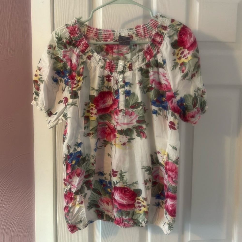 Women’s Ruffled Short Sleeved Floral Blouse